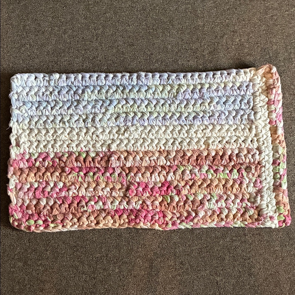 Handcrafted Amish Knot Rug in Multicolor